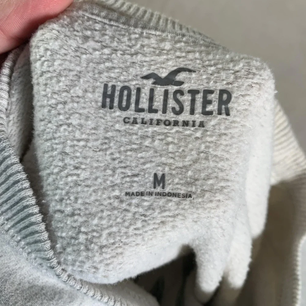 Hollister Sweatshirt Mens Medium NYC New York City Chenille Applique Crewneck - Picture 7 of 11